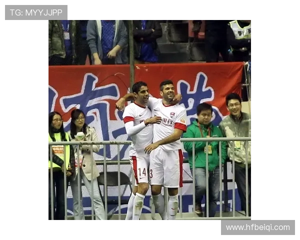 足球明星新年头像展示喜庆氛围与祝福传递共庆佳节的欢乐时刻