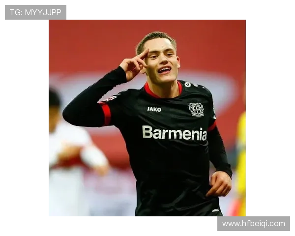 足球明星卷发女孩的魅力瞬间展现与青春活力的完美结合